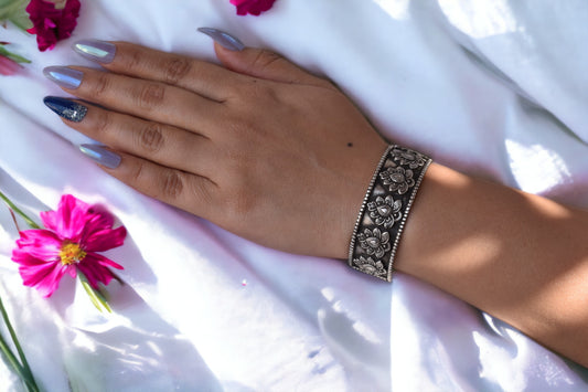 Rahasya Madhuvan Cuff