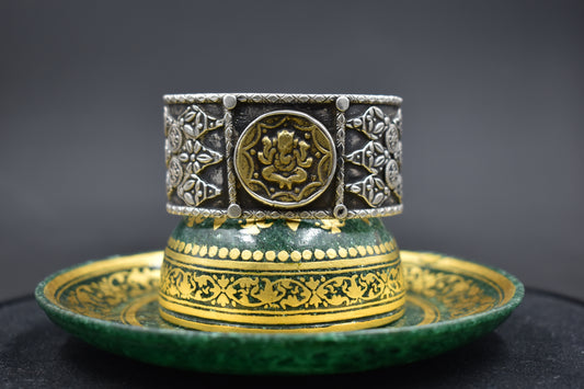 Svarna Vandan Silver Cuff